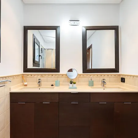 Σπίτι διακοπών Home2book Family Pool In *