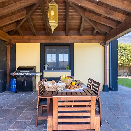 Home2book Family With Jacuzzi In בית נופש