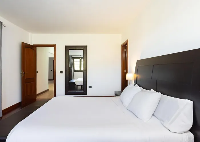 בית נופש Home2book Family With Jacuzzi In