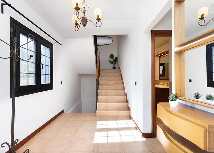 בית נופש Home2book Family With Jacuzzi In *