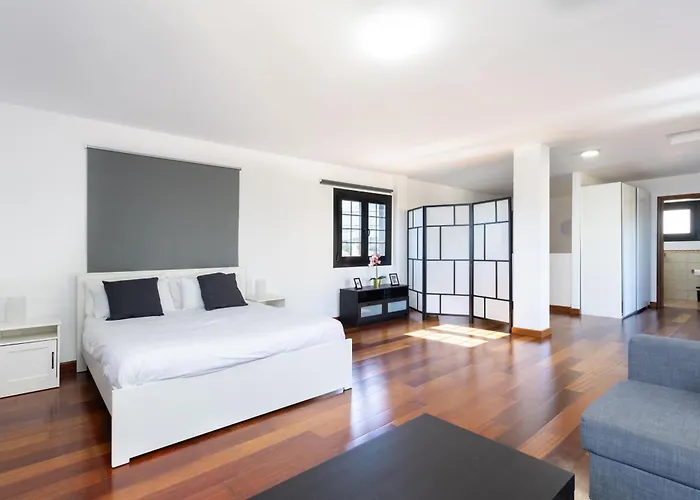 Home2book Family With Jacuzzi In בית נופש *