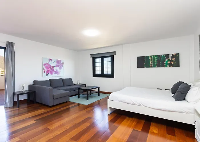 Home2book Family With Jacuzzi In